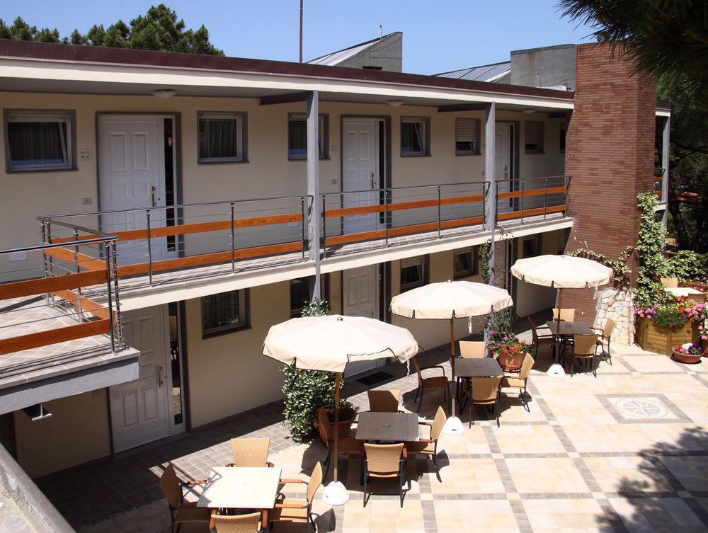 Residence Casa Di Caccia Marina Di Bibbona Exterior foto